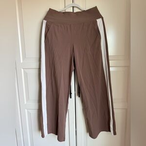 Athleta Wide Leg Pant with Cream Stripe. Size M.